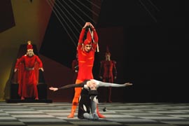 Zenaida Yanowsky as the Black Queen and Bennet Gartside as the Red Knight